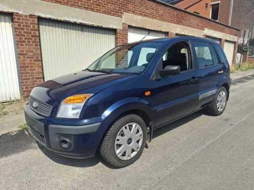 Mașina Ford Fusion JU2 din 2088