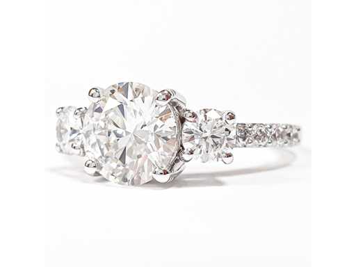 Anello in oro bianco 14 carati con 2.06 ct. diamante