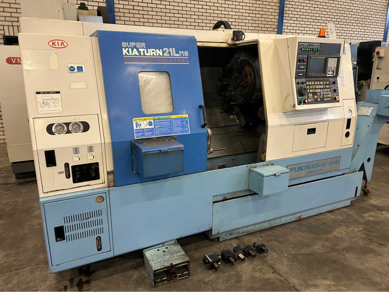 2005 Kia Heavy Industries Super Kia Turn 21LMS CNC lathe