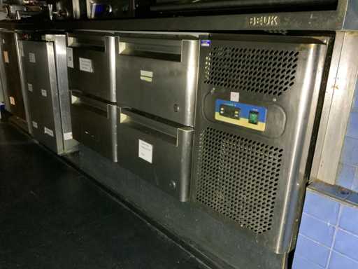 Stó? warsztatowy z ch?odzeniem