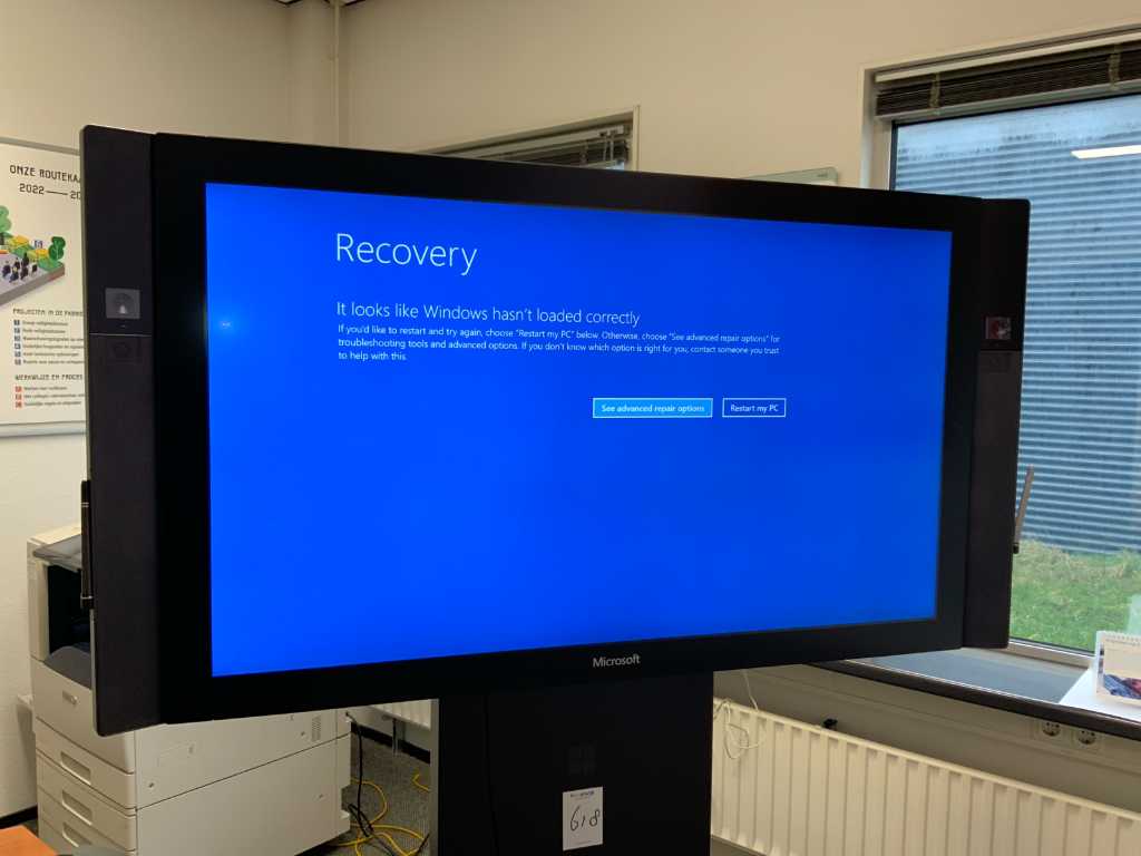 Support de présentation Microsoft Surface Hub Monitor