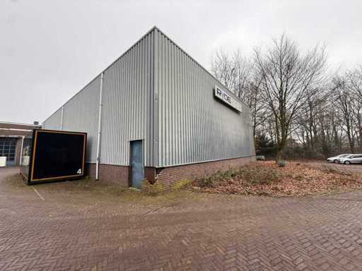 Industriehalle mit Stahlkonstruktion 30x16,5 Meter (500 m²)