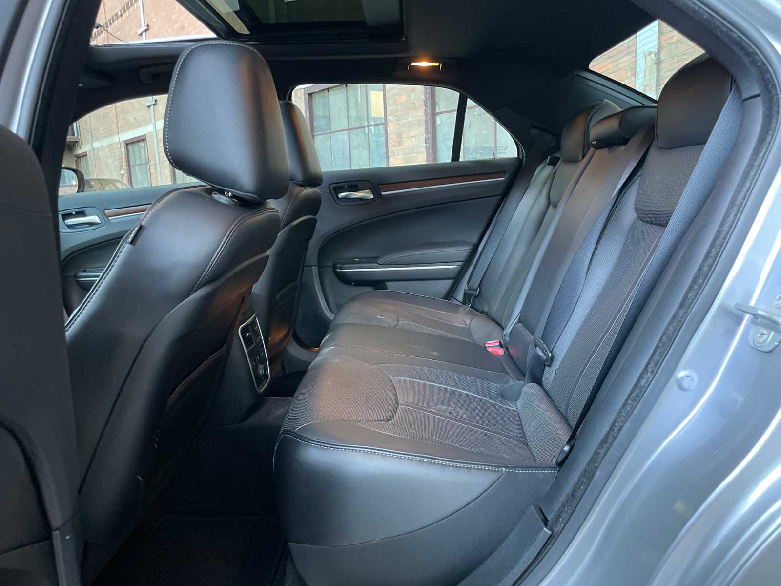 Chrysler 300C LD HEMI Facelift  5.7 V8 367pk 2014