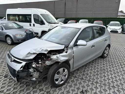 HYUNDAI - 2010 - I30 - Personenauto