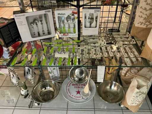 Various kitchen supplies