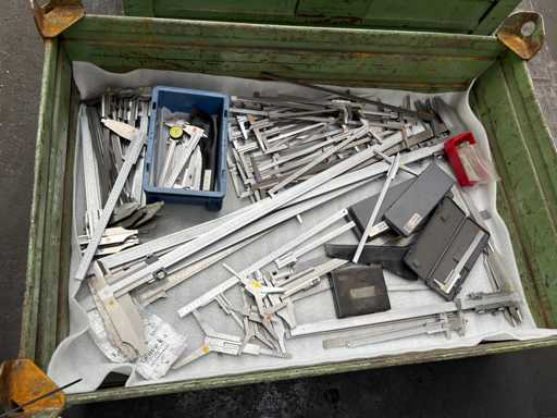   Large batch of calipers