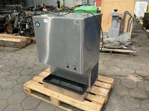 Distribuitor de apă Hoshizaki DCM-230HE-UK pentru aparatul de gheață