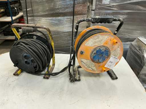 Extension cable reel (2x)