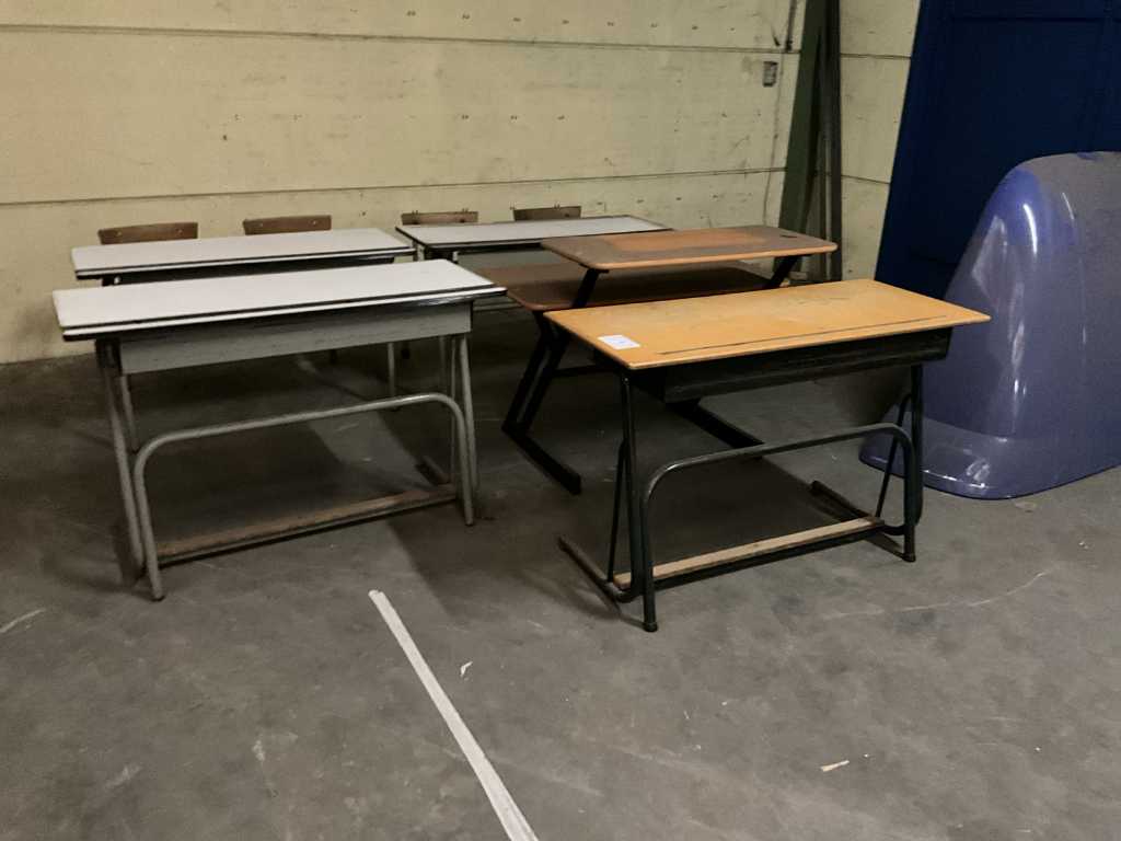 School desks (5x)