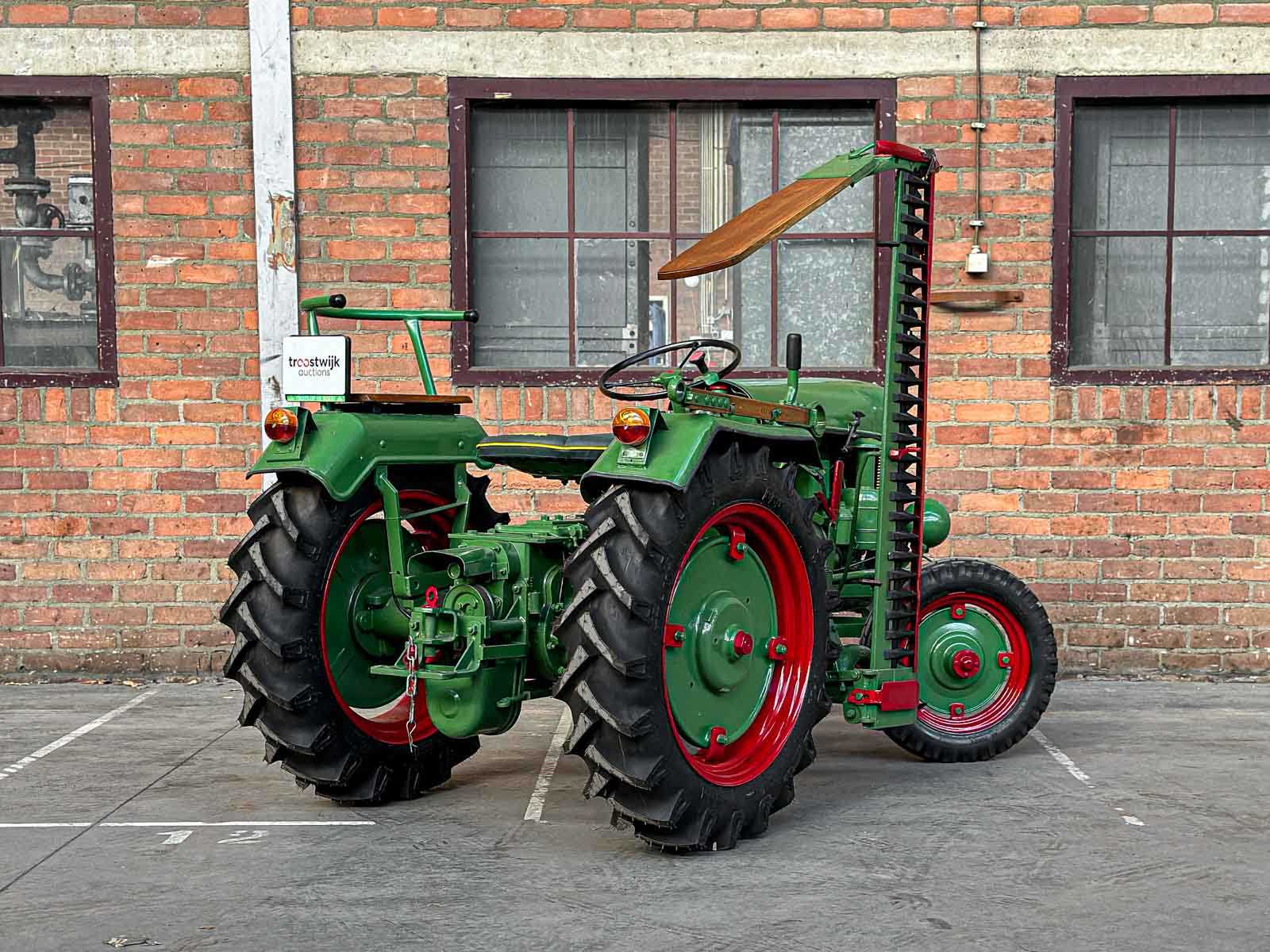 Holder 1955 1-Cilinder Oldtimer Tractor + Originele Melkwagen, TRH-44-X