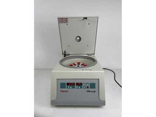 Thermo Scientific - Heraeus Labofuge 300 - Centrifuge