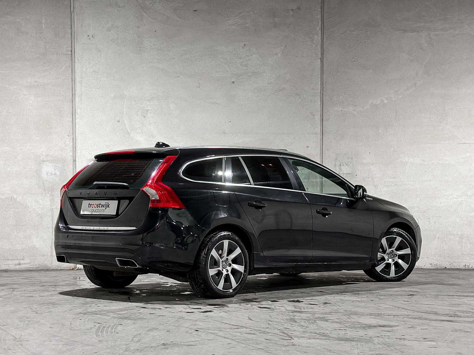 Volvo V60 2.4 D6 AWD Plug-In Hybrid Summum 285pk 2013 (Origineel-NL), 6-SFG-70