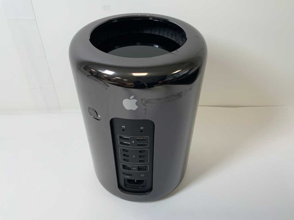 Apple Mac Pro, Xeon(R) E5-1650 v2, 32GB RAM, 500GB SSD, AMD Radeon