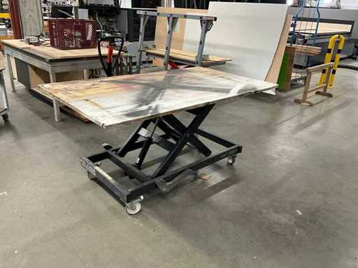 Mesa de elevación de tijeras de felder FAT 300 S — capacidad de carga 300kg — placa 110x195cm multiplex — cilindro defectuoso, la función sigue presente 