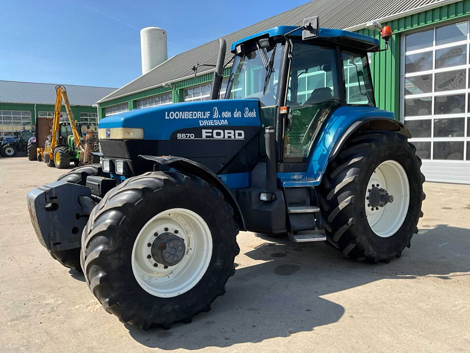 1994 Ford 8670 Four-wheel drive farm tractor
