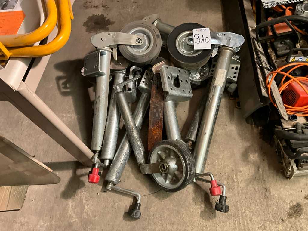 Lot of trailer support wheels