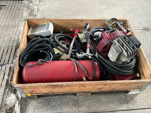 Hydraulic compressor set