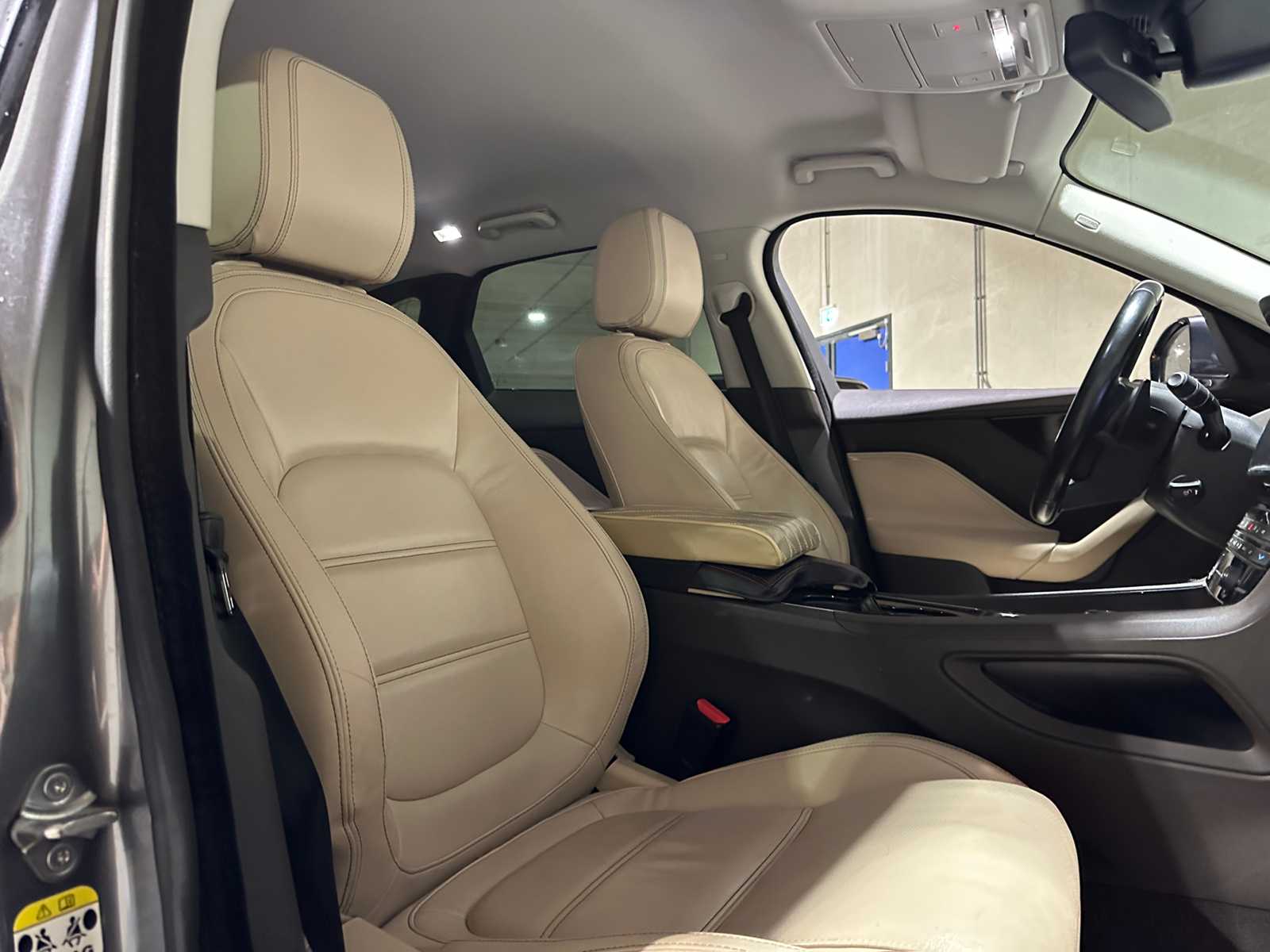 Jaguar F-PACE 2.0 Portfolio AWD 20d 179hp 2017, NL-229-D