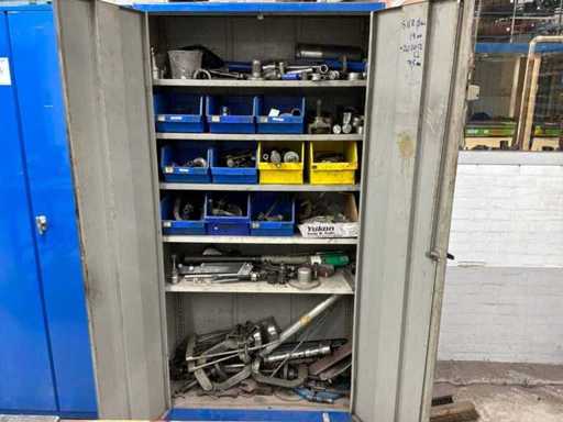 Armadio per porta in acciaio con cerniere e contenuto