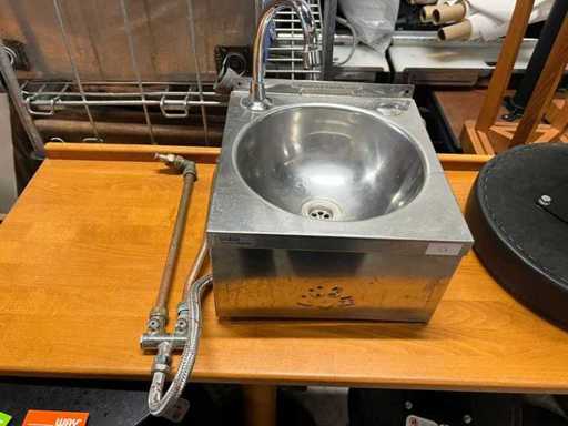 Stainless steel knee-push sink