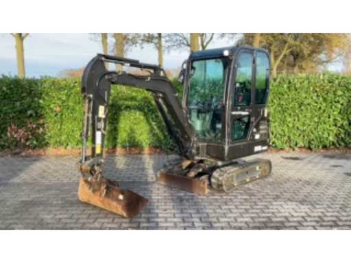 f777e944-72cb-4b6f-8746-1d208bc533d7.mp4