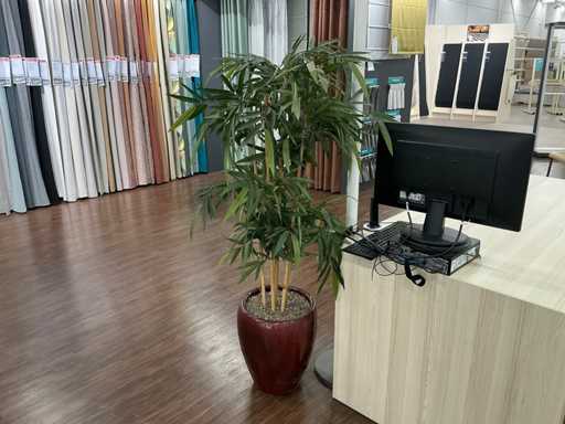 Plantes en plastique avec pots (2x)