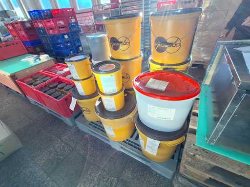   Lots Spices - Sauces - Preparations