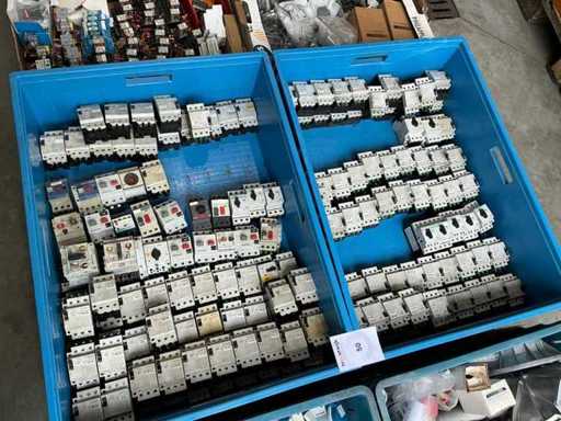 Batch of various circuit breakers
