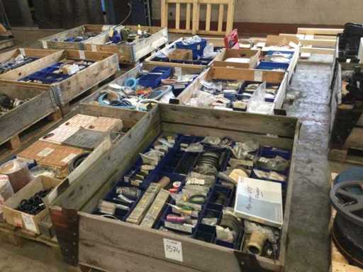 pallets afdichtingsmateriaal en diversen (6x)