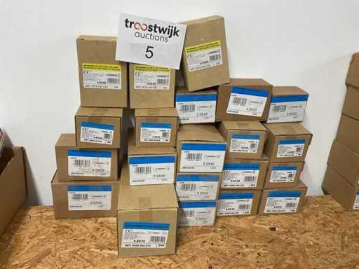 21 Kisten Holzschrauben