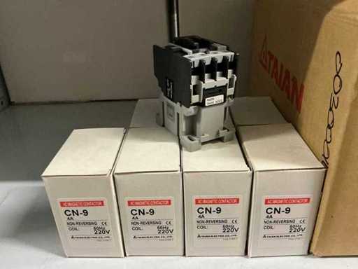 Lot AC Contactori magnetici CN-9 (87x)
