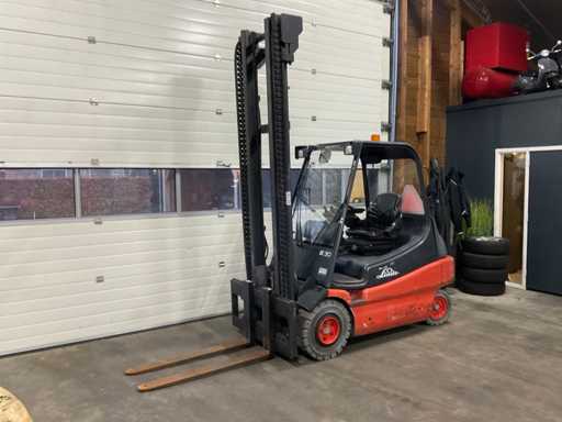 2001 Linde E 30-02 Vorkheftruck