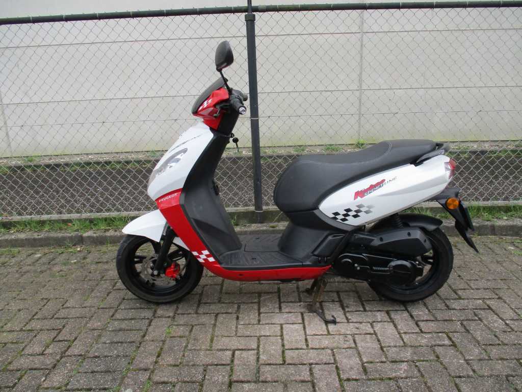 Peugeot - Moped - Kisbee RS Sport line - Scooter
