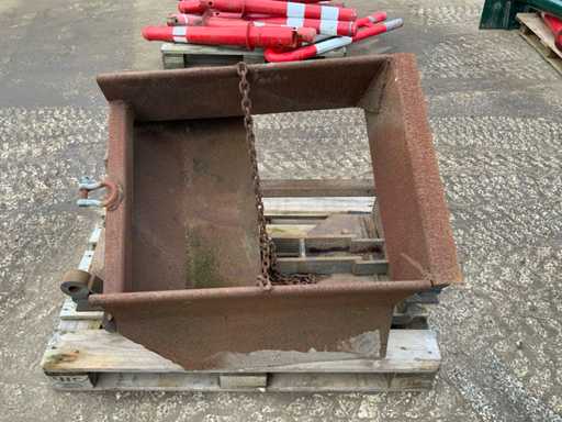 Din plate and tow barge