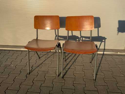 Chaise de cantine (2x)