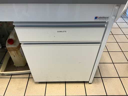 Meubles sous paillasses Mobilier de laboratoire (4x)