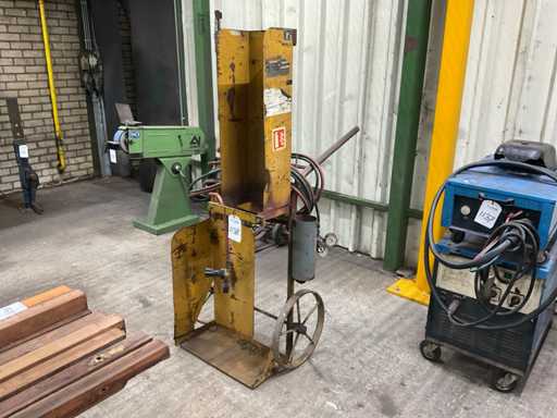 Hand truck gas cylinders