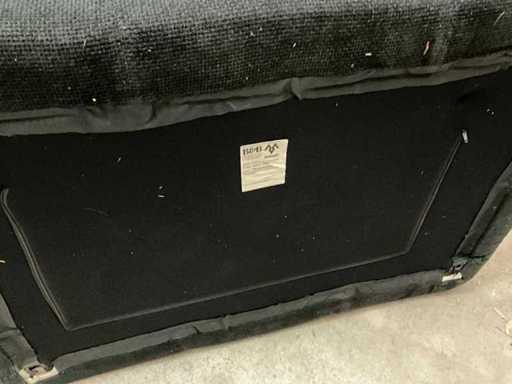 B&B italia Modelo: otomano en tiempo tufpy, tapicería negra, dividida en seis partes 1,00 x 0,65 m