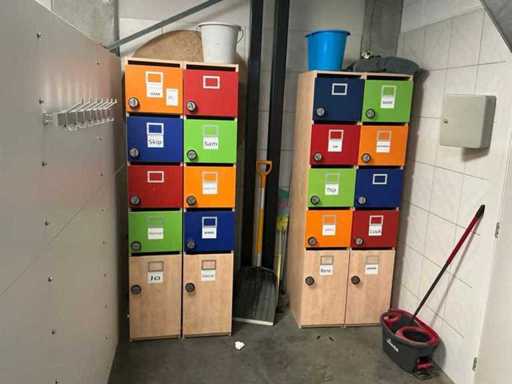 Locker cabinet (4x)