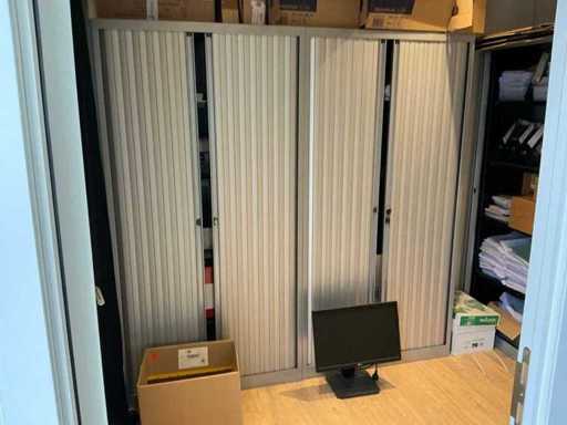 Büromöbel in Einheit 604