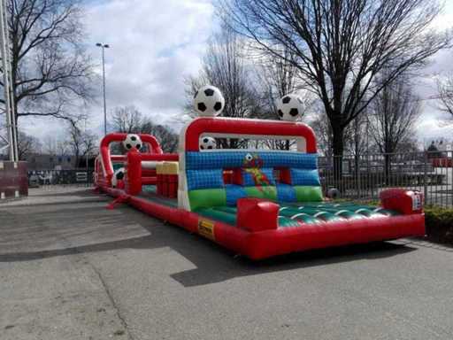 Futbol na torze przeszkód (2-częściowy)