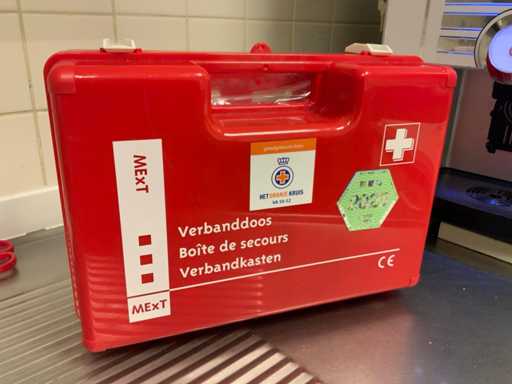 Trousse de premiers secours remplie