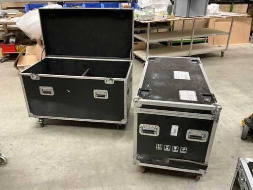 Transportcase (2x) mit je 4 Lenkrollen, innen zweifach geteilt