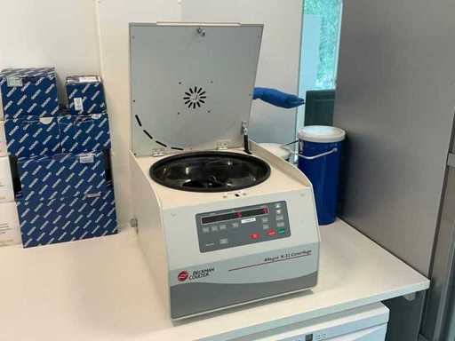 Beckman Coulter Allegra X-22 Centrifuge