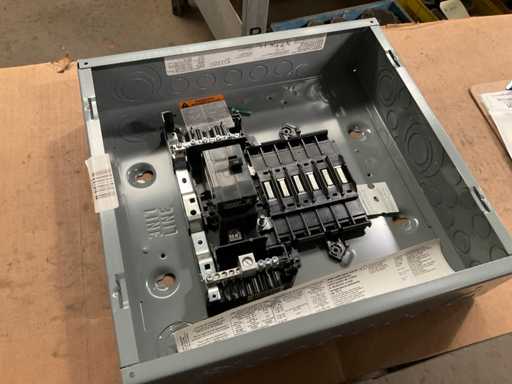 QO Circuit breaker and load center (5x)