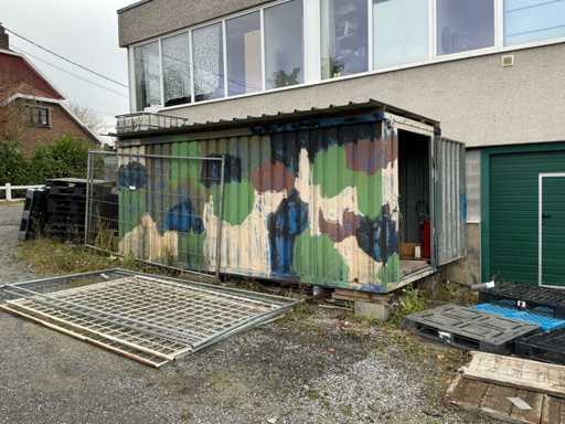 Pyrotechnische container Lot van pyrotechnische opslagcontainer met gereedschap