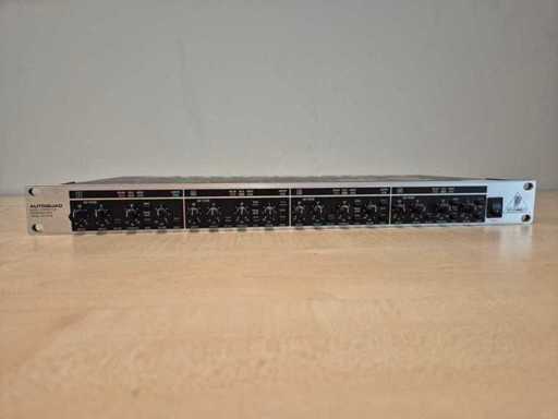Espansore a porta Behringer XR2400 Autoquad