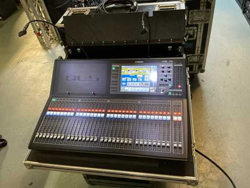 Console de mixage numérique Yamaha QL5 2015 