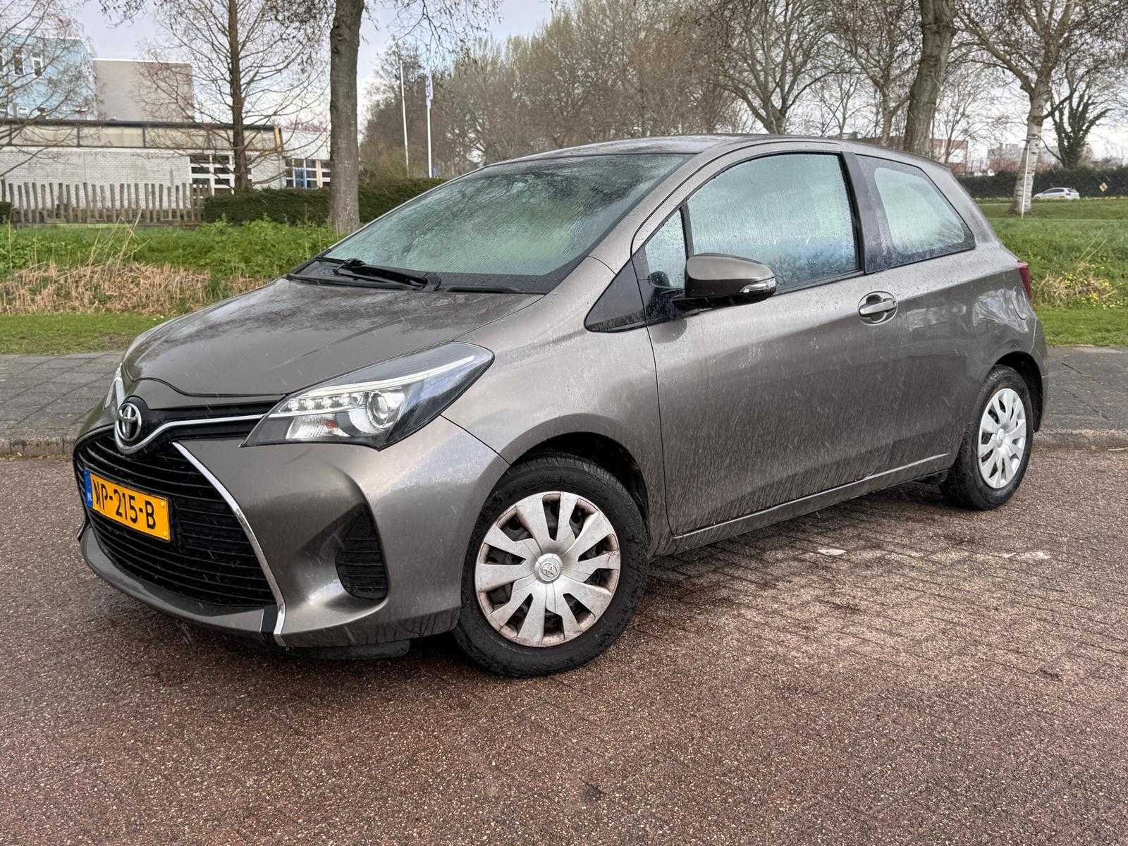 Toyota Yaris 1.3 VVT-i Aspiration; NP-215-B