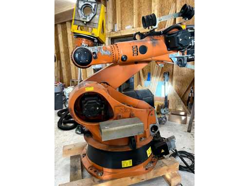 KUKA - KR210 2 2000 - Industrial robot - 2006